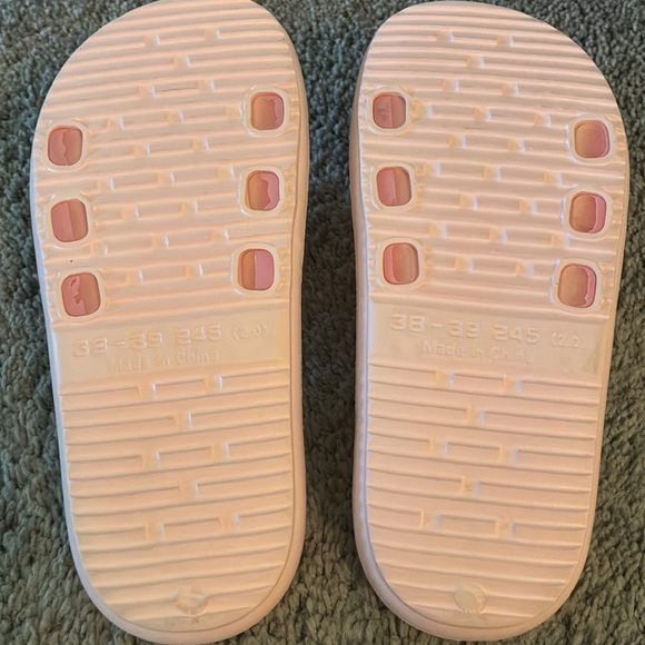 Pink checked slides Size 38-39 7.5 - Picture 2 of 3